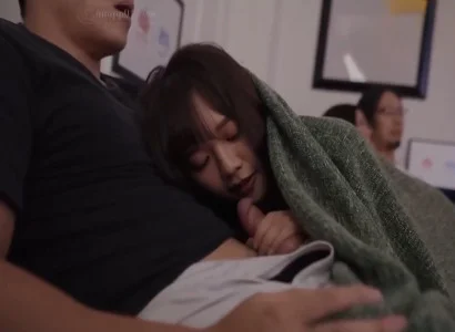 Cô em họ ngây thơ khiến tôi không cưỡng lại được